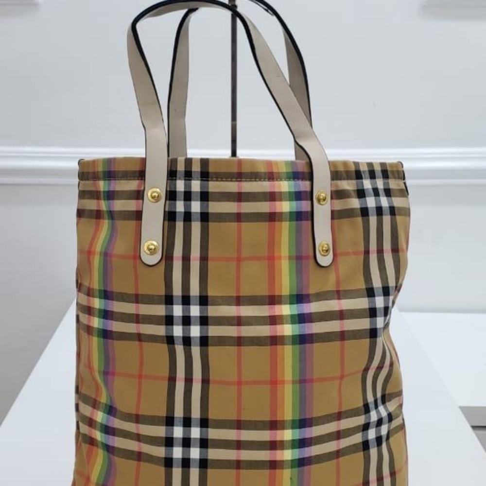 Burberry Tan and Red Tote Bag with Iconic Design - Picture 3 of 15